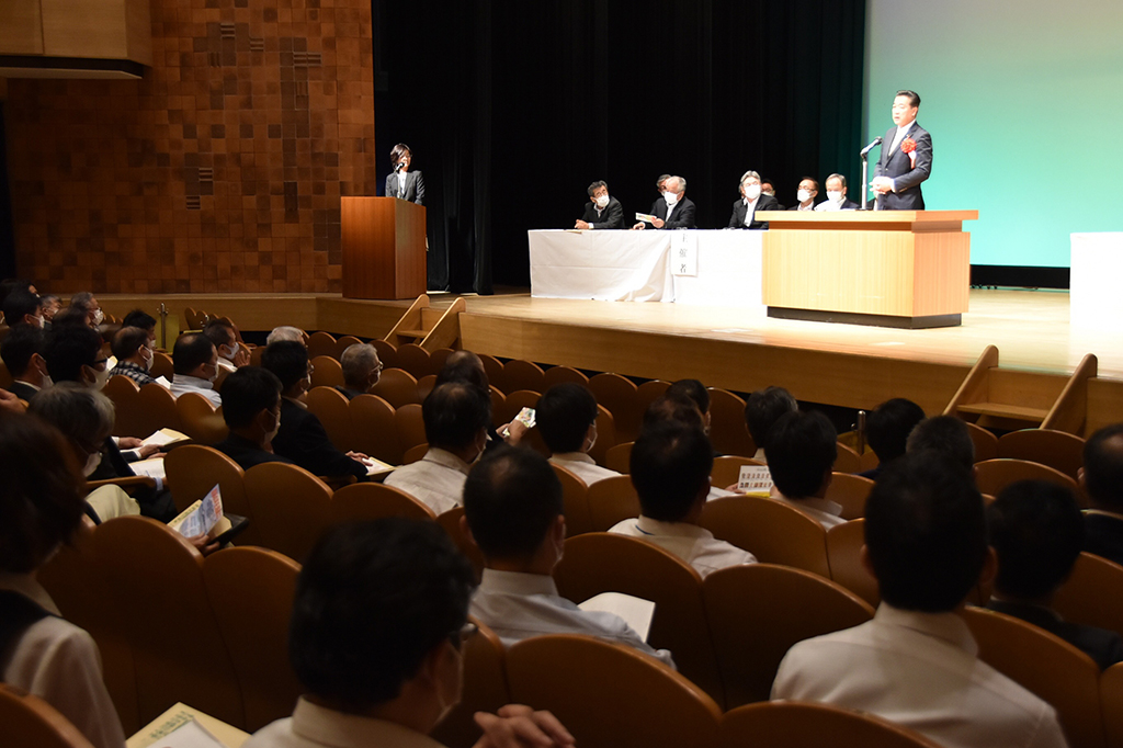 農家代表からの質問に答える藤木議員（左）